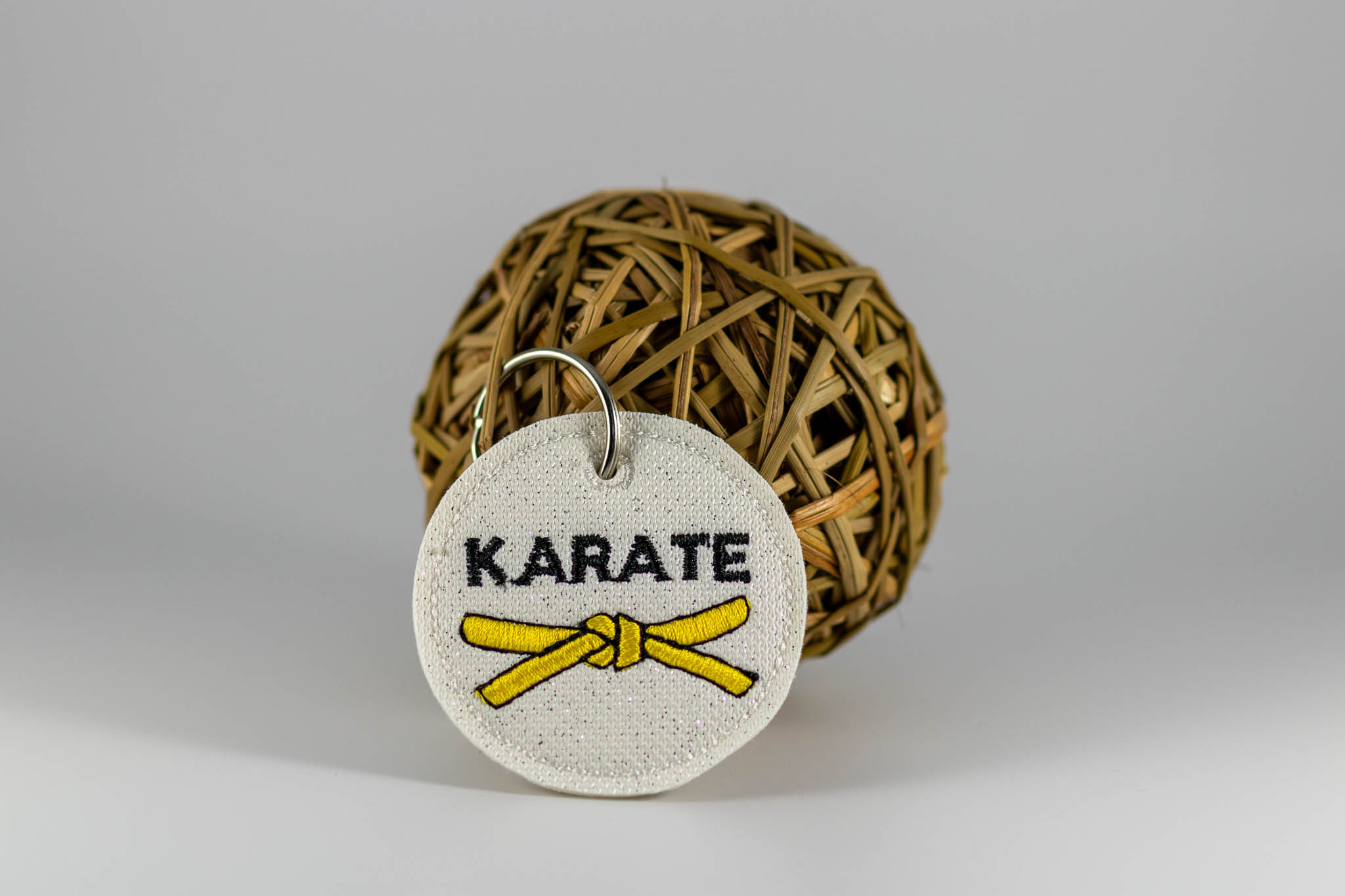 Kampfsportgürtel mit Schriftzug "Karate"