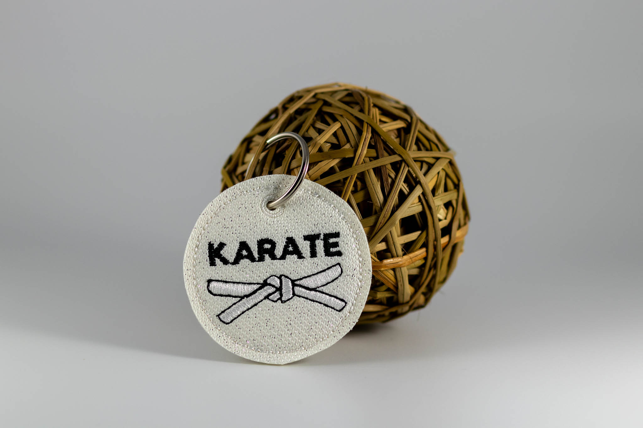 Kampfsportgürtel mit Schriftzug "Karate"