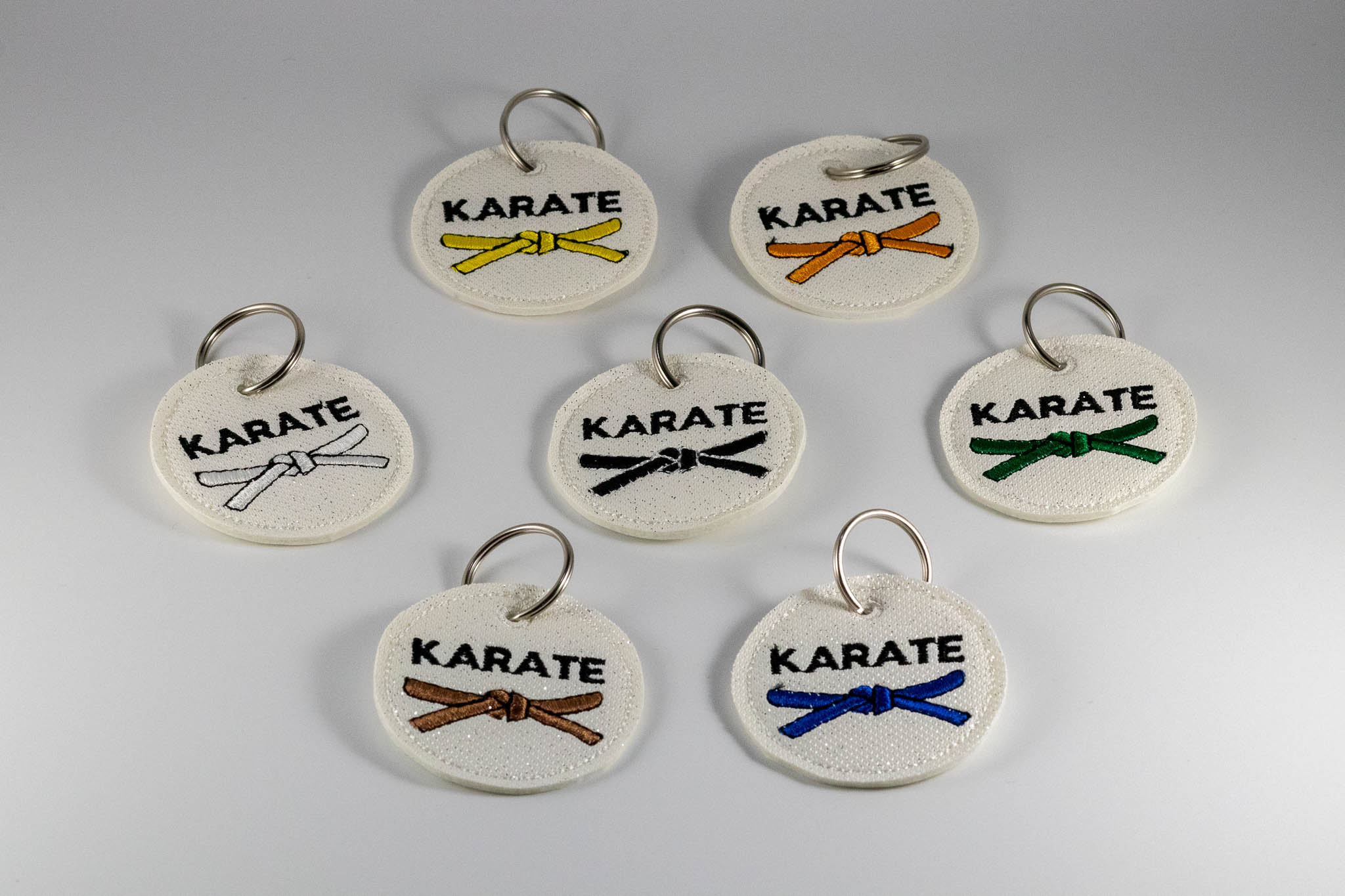 Kampfsportgürtel mit Schriftzug "Karate"